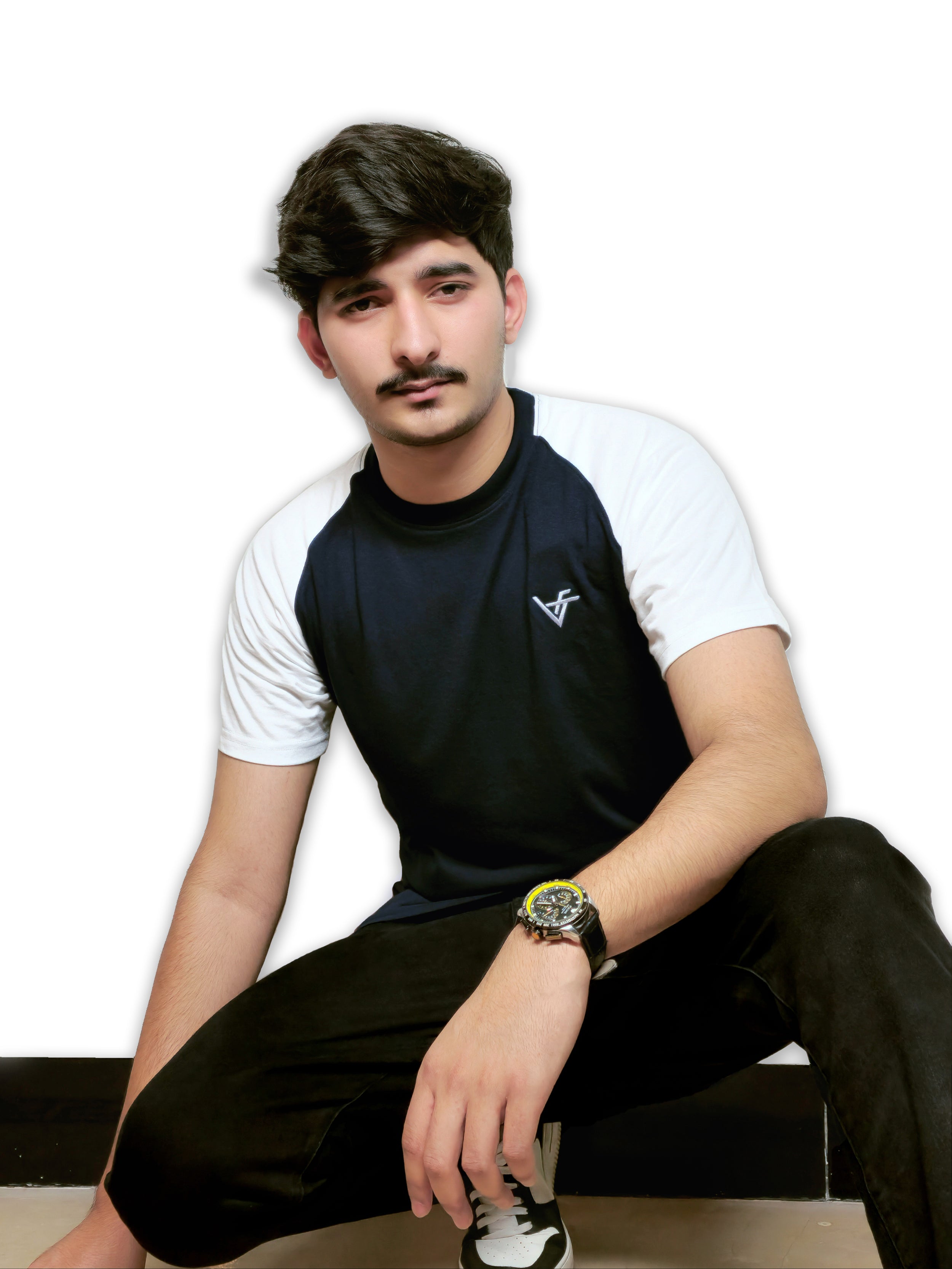 The Crew Raglan Classic – Black & White Fusion